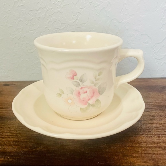 Pfaltzgraff Tea Rose Cup & Saucer Set of 4 Vintage China, Roses Floral Pattern - Picture 2 of 16